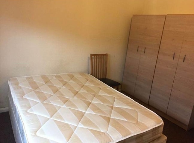 Double room for single occupancy, great location Main Photo