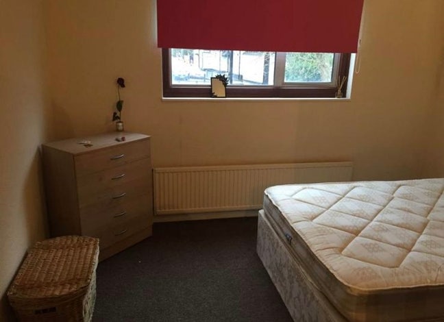Double room for single occupancy, great location Main Photo