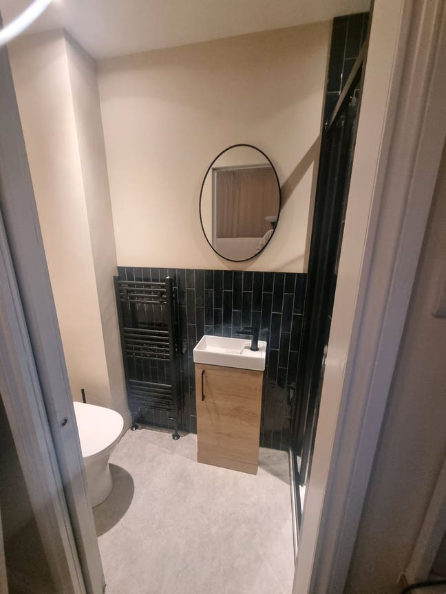 Bright, spacious double room with ensuite  Main Photo