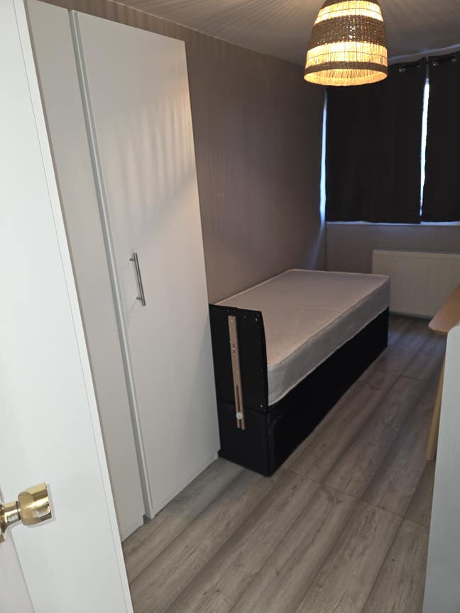 Room to rent Main Photo