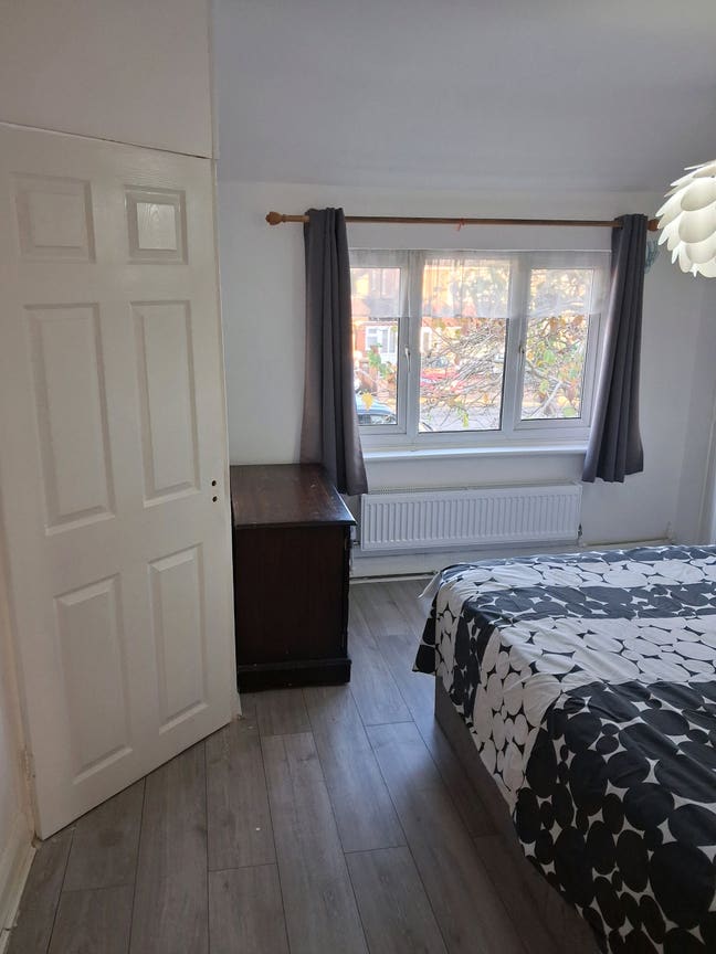 Room  in Ashford TW15 3 Main Photo