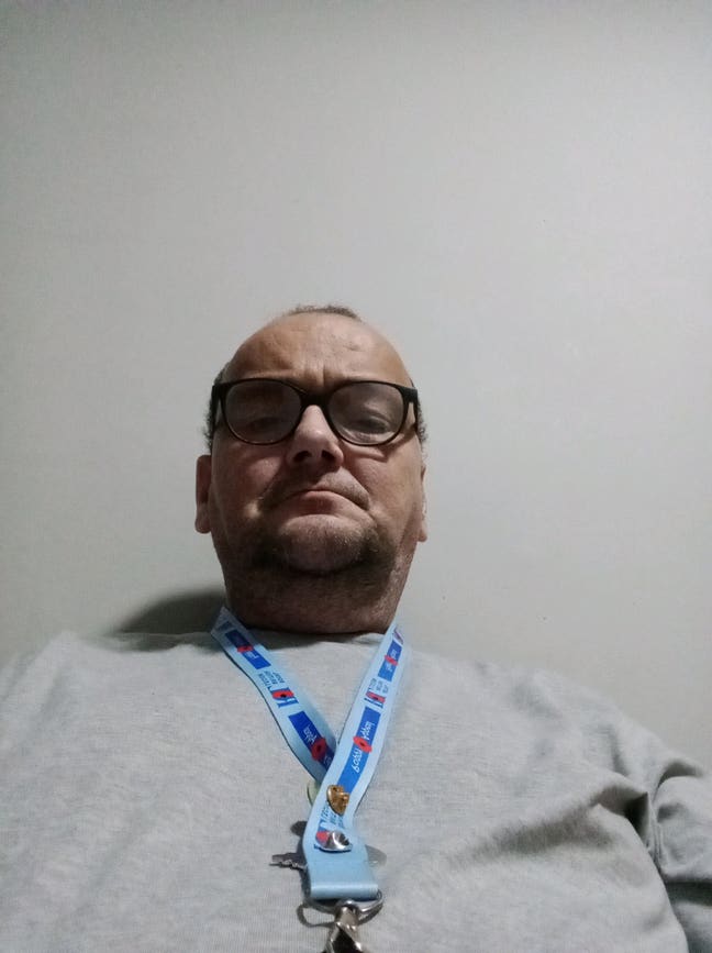 Professional male seeks 1bed flat appartment Main Photo