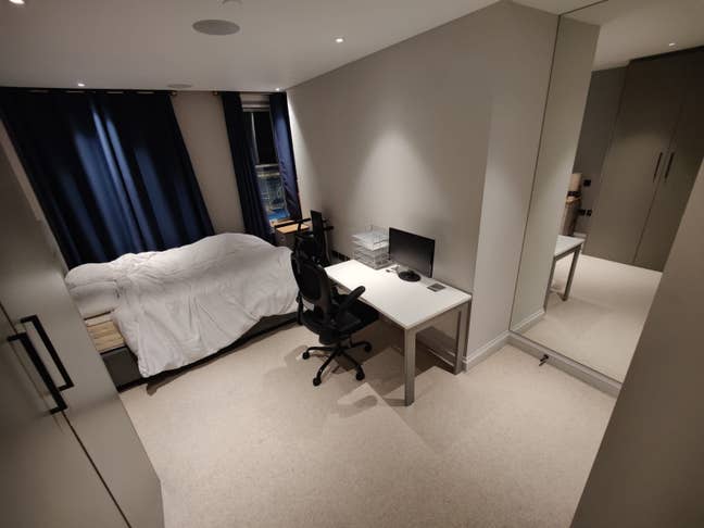 Large Modern Ensuite at Holborn/Farringdon Station Main Photo