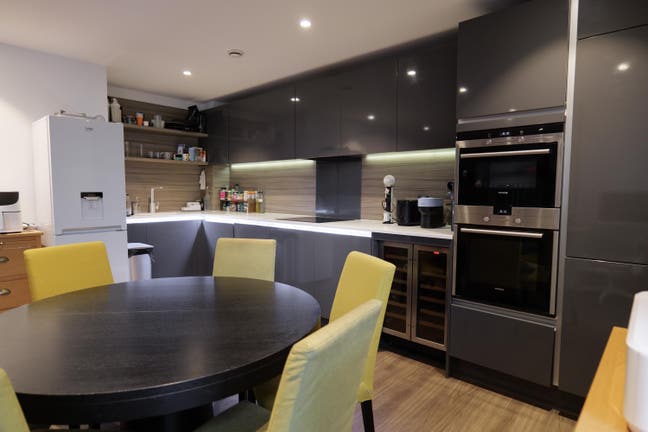 Double Bedroom Available in Central Wandsworth Main Photo