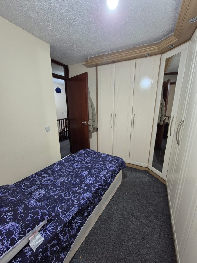 Double room - shared bed Main Photo