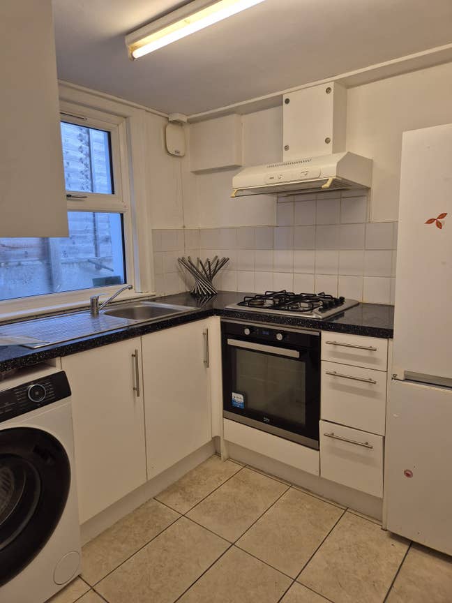 2 roomas flat-5 mint Hackney Downs station Main Photo