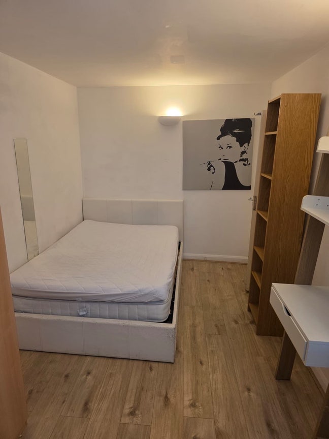 Spacious  and comfortable double room Main Photo