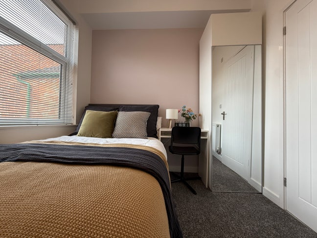 Double En-suite Room  - Bath St Main Photo