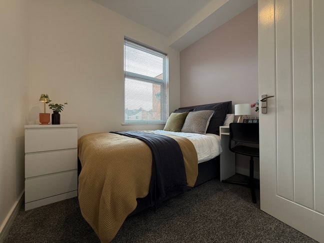 Double En-suite Room  - Bath St Main Photo