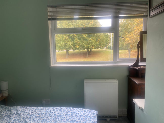Double room in shared house Main Photo