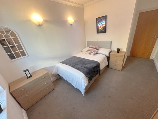 ☀️ Rooms Available Near Canary Wharf Main Photo