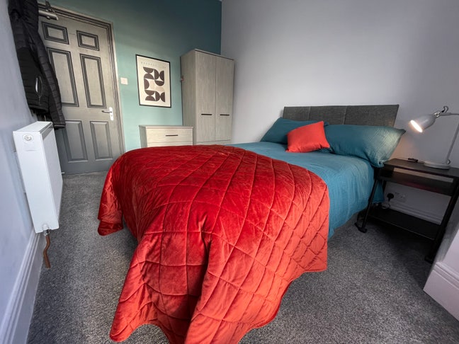 Newly renovated ensuite double bedroom available Main Photo