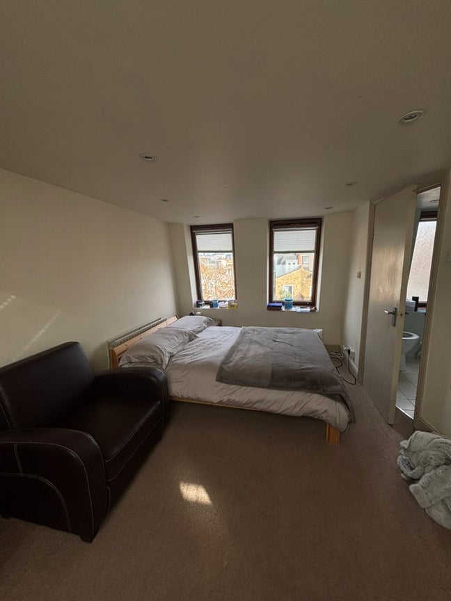 Double Bedroom and Ensuite in Fulham! Main Photo