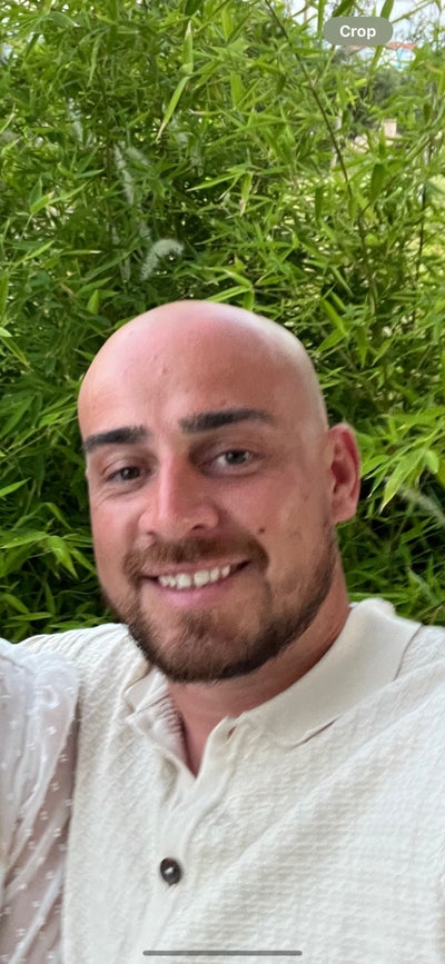 I am a professional male aged 36. I am lookin... Main Photo