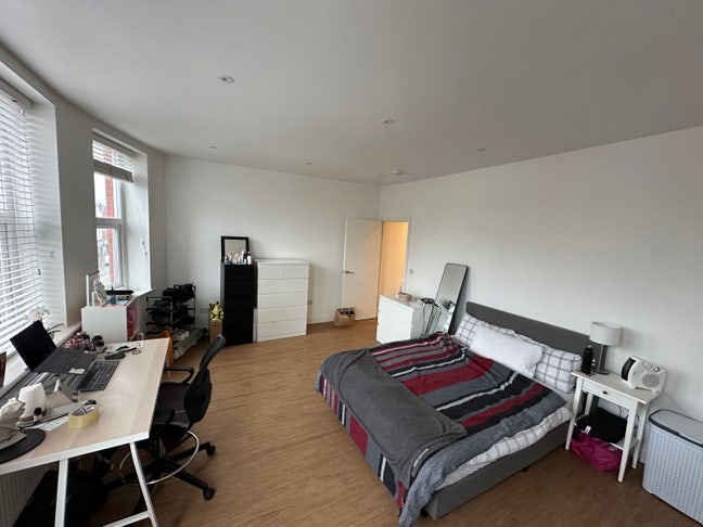 Room available  Main Photo