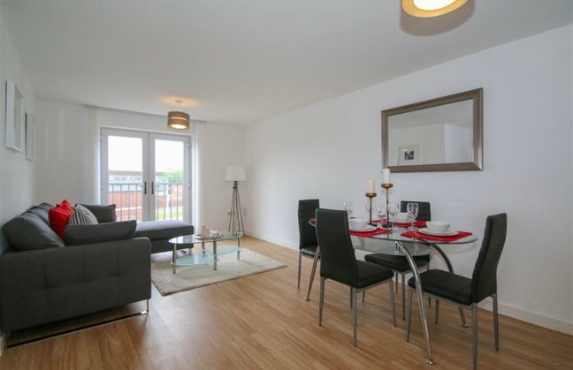 En suite double bedroom in beswick Main Photo