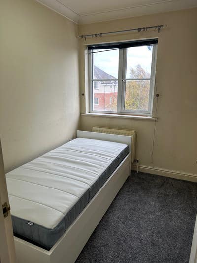 &pound;450 Single Room in Sunbury | Bills Included  Main Photo