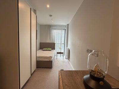 Double room in E14 | River view! Main Photo