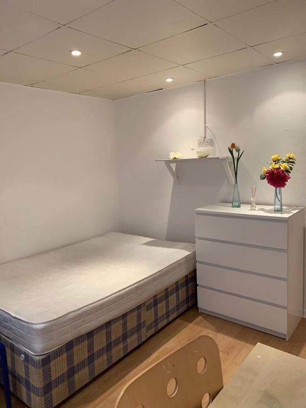 Double room in Putney Vale SW15 (197) Main Photo