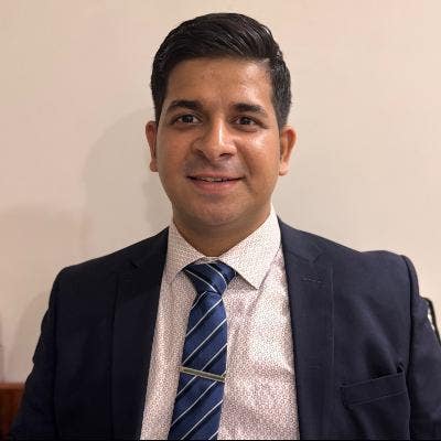 Professional Male seeks a single or double room Main Photo