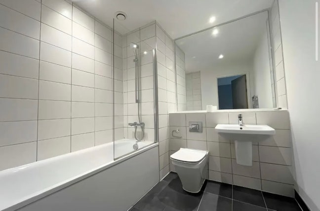 Double Room in city center flat Main Photo