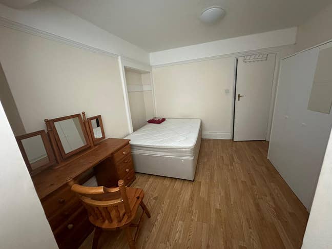 2double bedroom available in same house  Main Photo