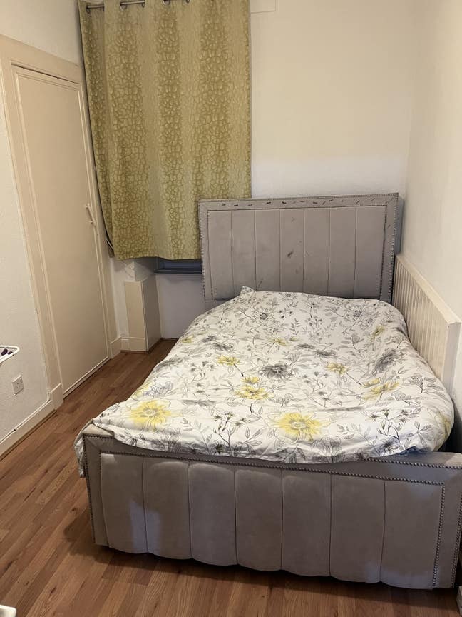 Room available in 2 bedroom flat Main Photo