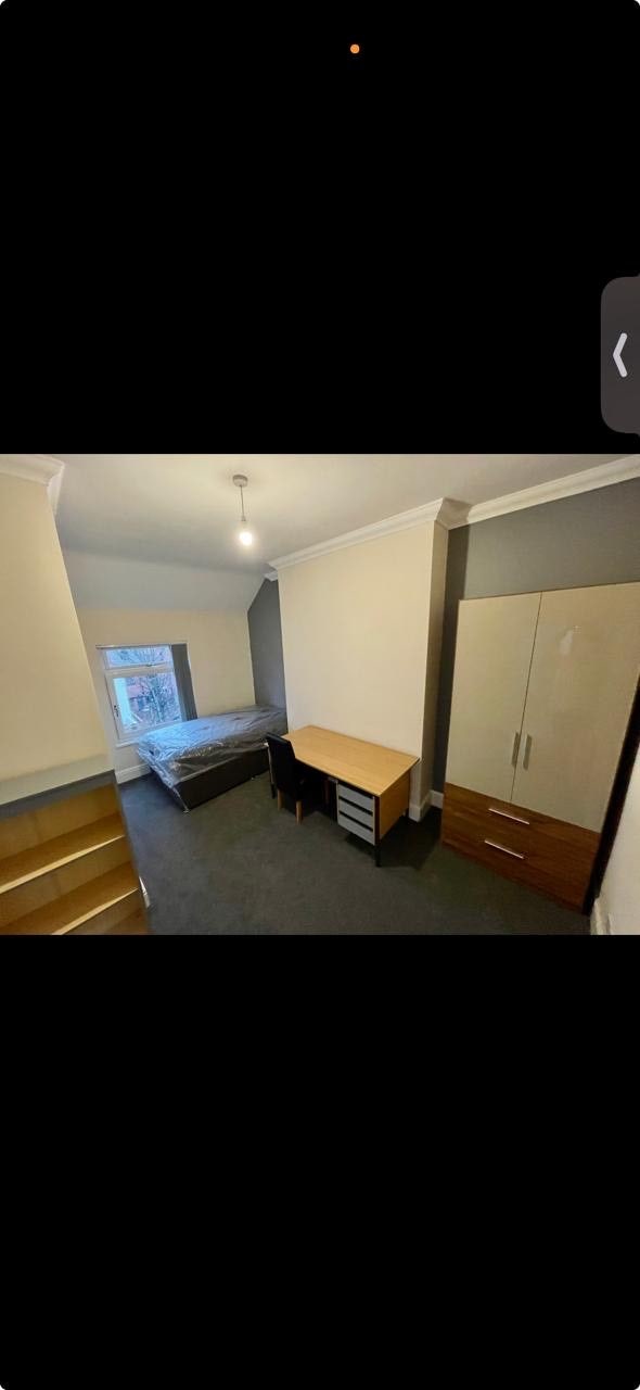 Double room in city centre available immediately! Main Photo