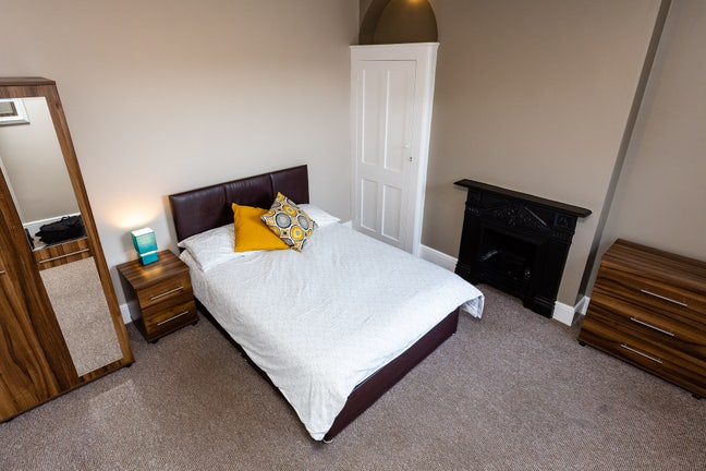 Available Now -Wisbech Town Centre - Quiet House** Main Photo