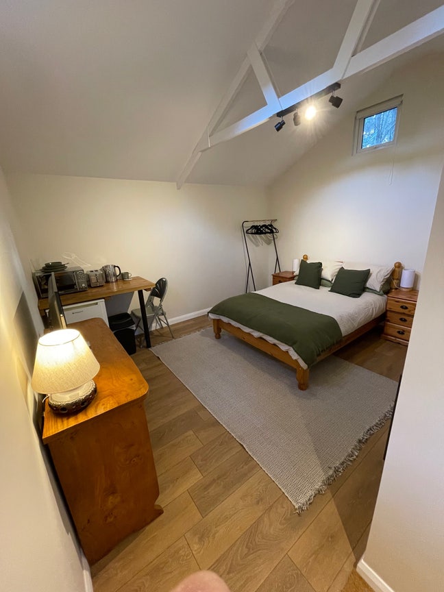 Self Contained Unit - Professional / Contractor  Main Photo