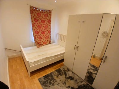 Three Double Bedroom in South Norwood Main Photo