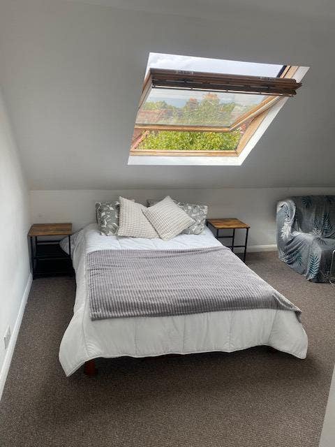 Wimbledon - Dble Ensuite Room 3 Min Tube. Trains Main Photo