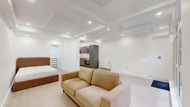 A Spacious Studio Flat in Kilburn- Take a Look! Main Photo