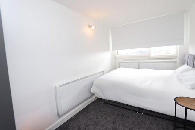 2 Beautiful Rooms by Northern & Piccadilly Line! Main Photo