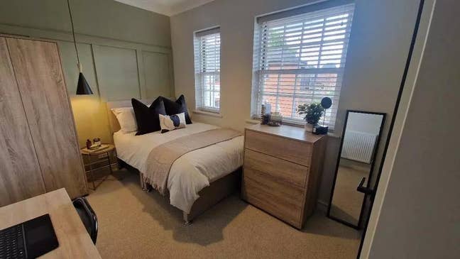 Luxury Furnished Room Close to Town Main Photo