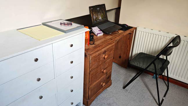 Short stay, close to supermarkets, 40 mins to uni. Main Photo