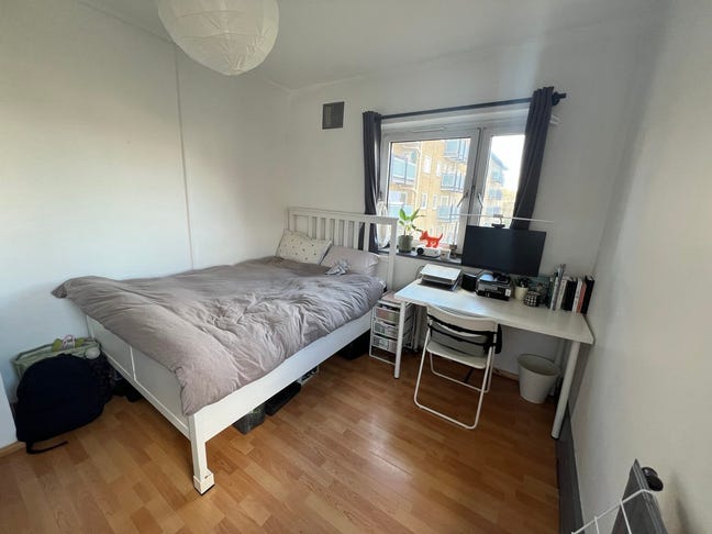 Fully Furnished Double Room in a 4-bed Flat in E1 Main Photo