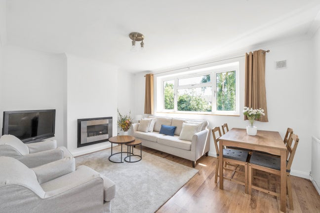 Long & Short Let Double Rooms Available Now Main Photo