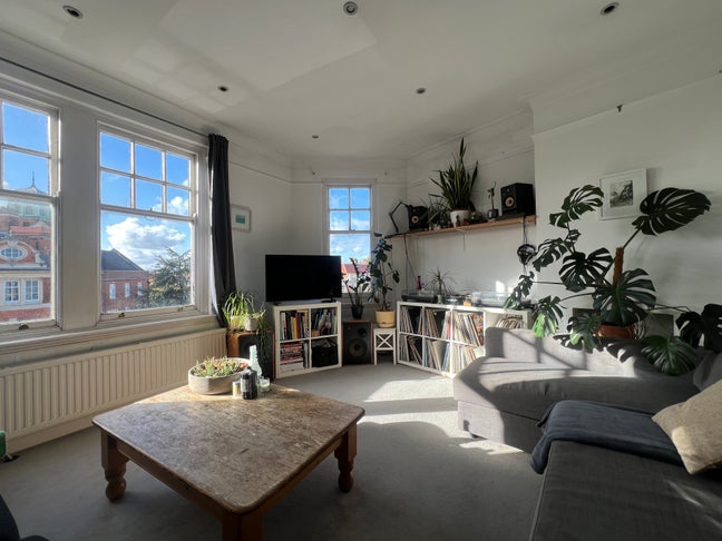 A double room to rent in the heart of East Dulwich Main Photo