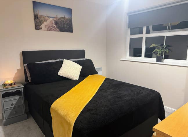 Spacious room available immediately Main Photo