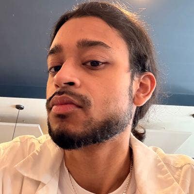 Looking for a single/double room to stay  Main Photo