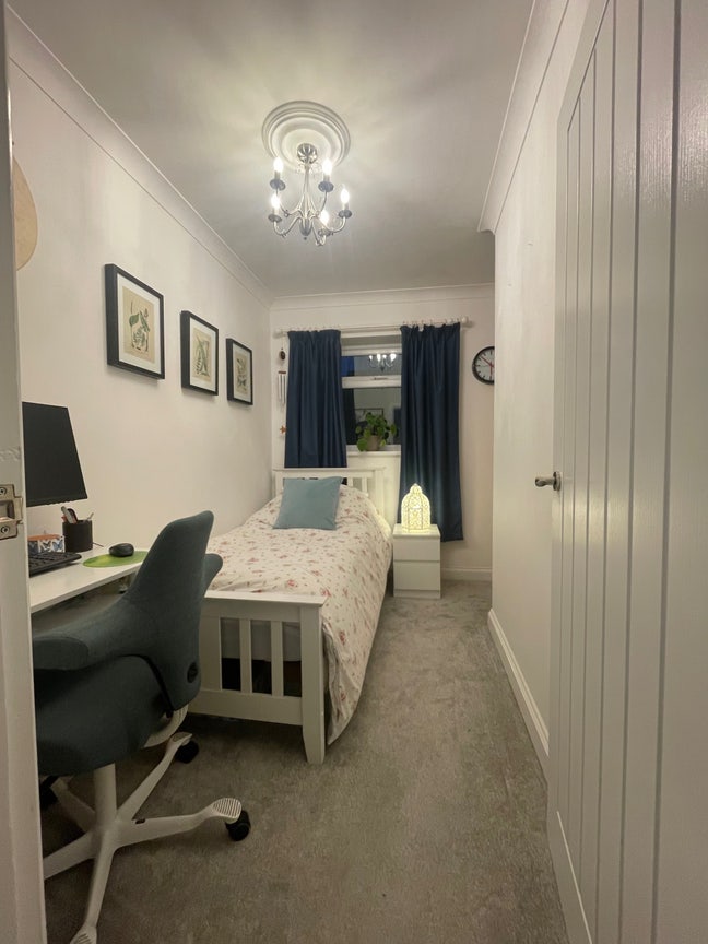 Cosy single room in Belmont  Main Photo