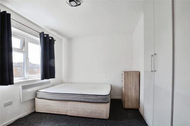 3 Bedroom House to Let – Uxbridge UB8 3TB - £2500 Main Photo