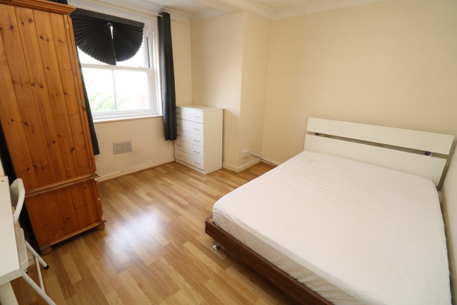Cheap Double Rooms Near Dlr and the Thames Main Photo