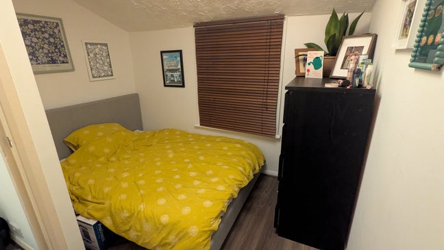 Small double room in friendly 2-bed flat  Main Photo