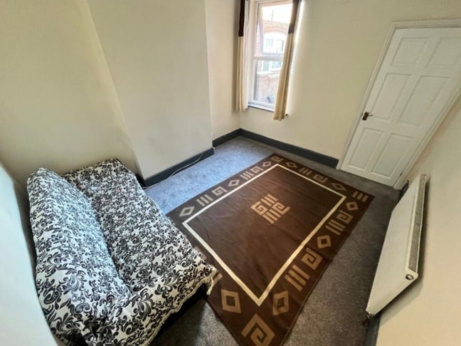 Large Double Bedrooms  Main Photo