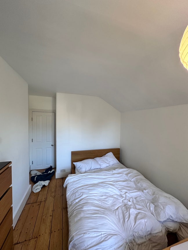 Double room in Cowley. 36 Bartlemas road. Ox4 1xx  Main Photo