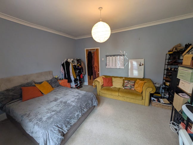 Large room near Arnos Vale Main Photo