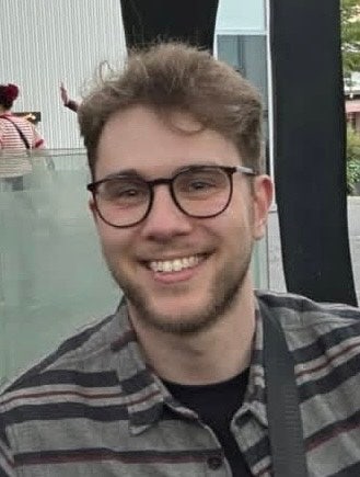 Professional looking for a flat or buddy up! Main Photo