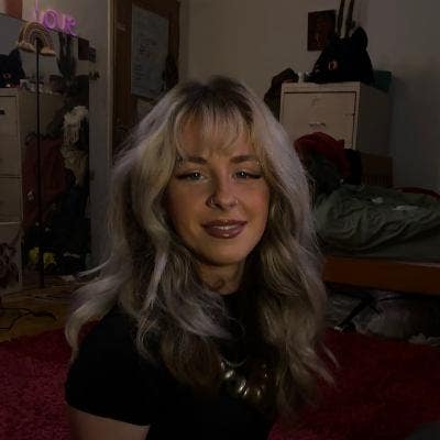 Looking to find 2 people to buddy up with:) Main Photo